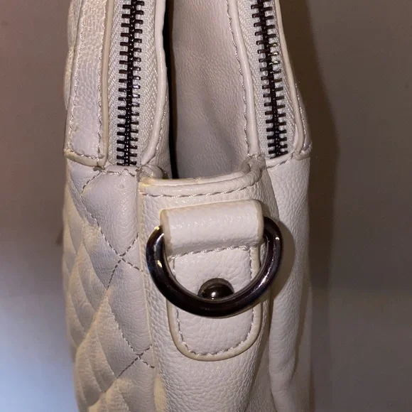 Steve Madden large quilted puff purse - Picture 14 of 15